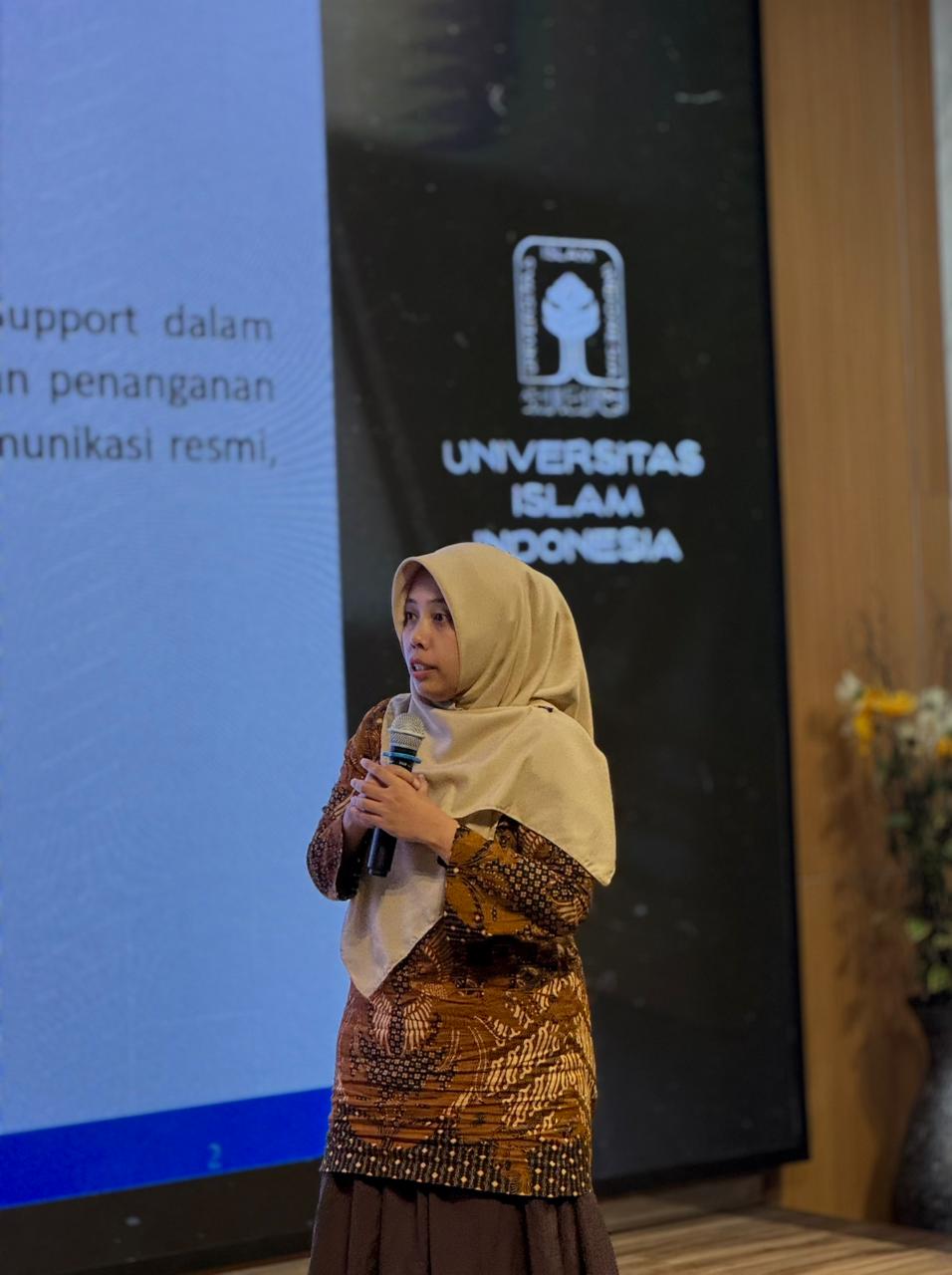 Suasana Rapat dan Diskusi